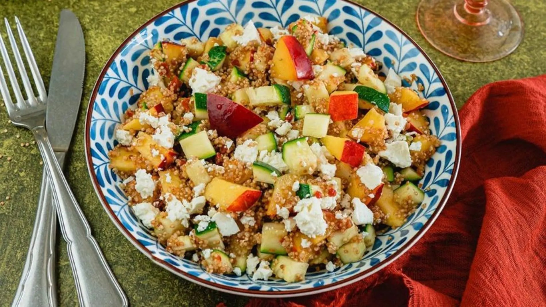 Taboulé de boulgour, pêche & chèvre frais 