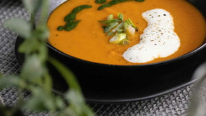 Recette de velouté de patate douce au lait de coco et son accord parfait : Far & Son Gentle Thai, pétillant sans alcool