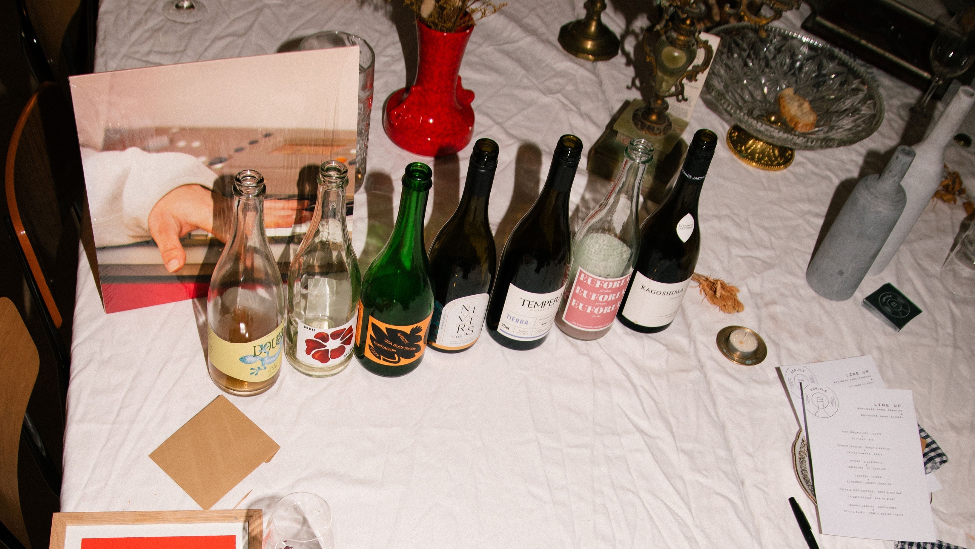 Dégustation de Proxies, des boissons gastronomiques complexes créées comme alternatives au vin pour les repas.